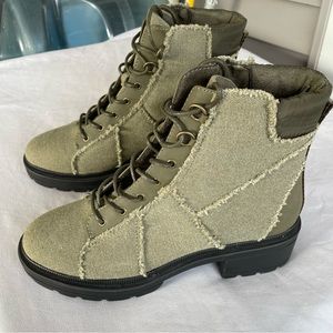 Rocket Dog Women's Irys Frayed cotton canvas Suede Pu Ankle Boots Size 8